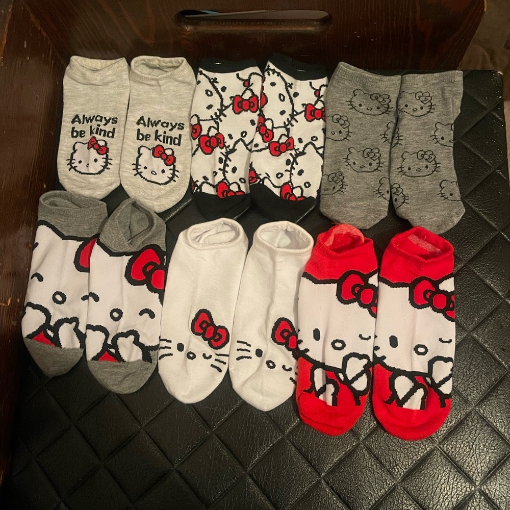 Hello kitty socks - Picture 1 of 1